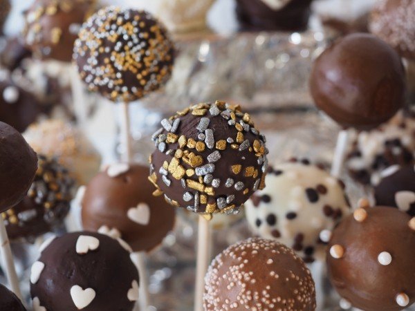 variation-of-chocolate-pops
