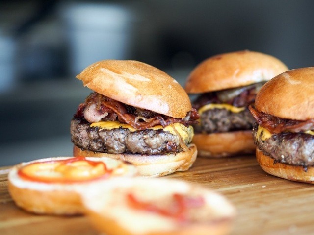 burger-fast-food-hamburger-unhealthy-lunch-meat